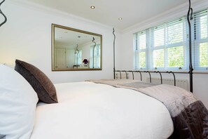 Apartment, 4 Schlafzimmer (Chapman Square, Wimbledon)