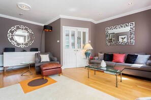 Apartment, 4 Schlafzimmer (Chapman Square, Wimbledon) | Wohnzimmer