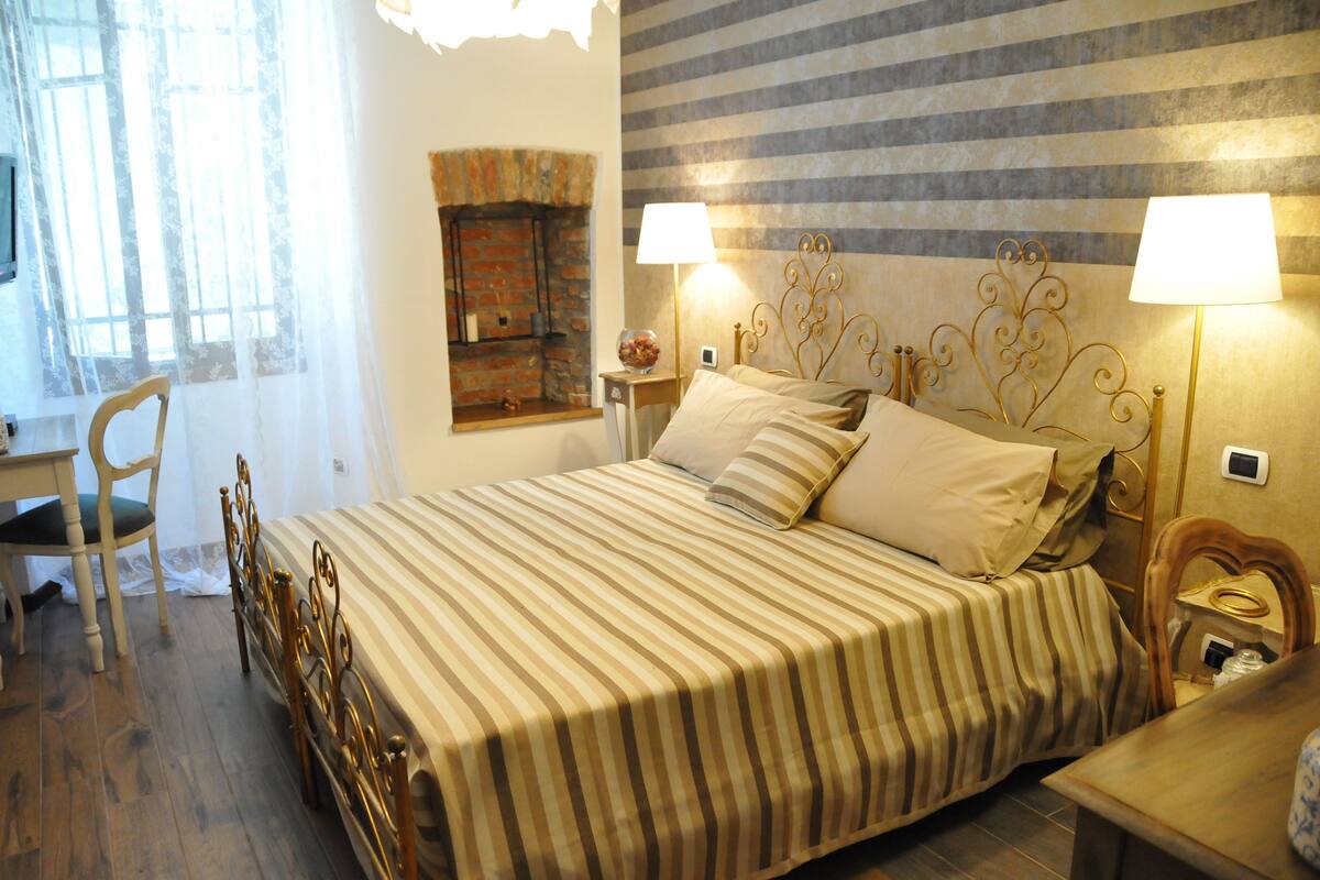 Room, Private Bathroom, Garden View | 1 bedroom, in-room safe, desk, rollaway beds