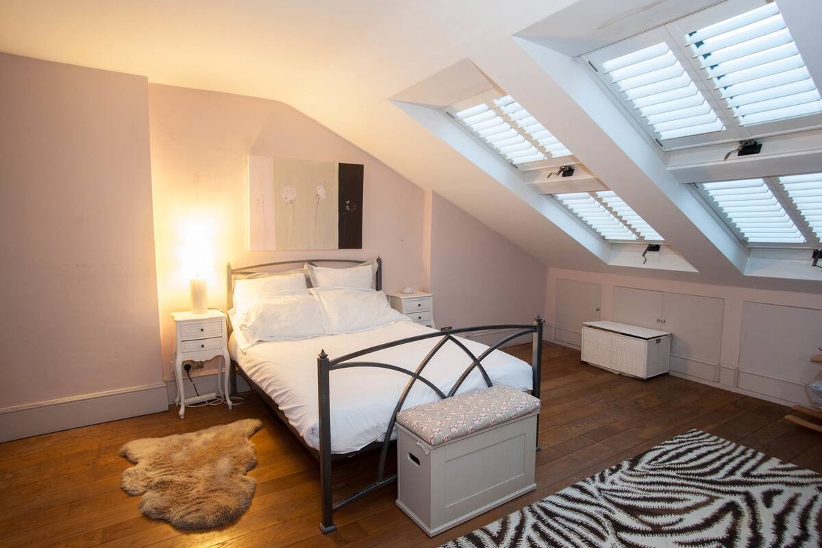 House, 5 Bedrooms (The Chase, Clapham)