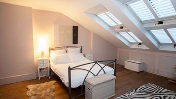 House, 5 Bedrooms (The Chase, Clapham)