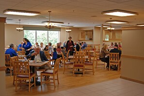 Frühstück mit Selbstbedienung am Wochenende gegen Gebühr