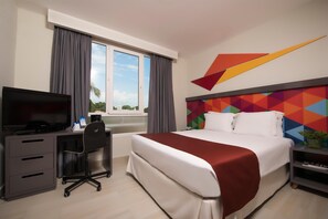 Deluxe Plus | In-room safe, desk, blackout curtains, iron/ironing board - Novus Plaza Hodelpa (Santo Domingo)