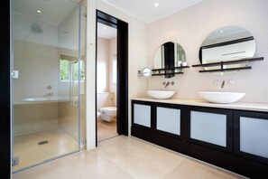 Ferienhaus (Parkside Gardens, Wimbledon) | Badezimmer