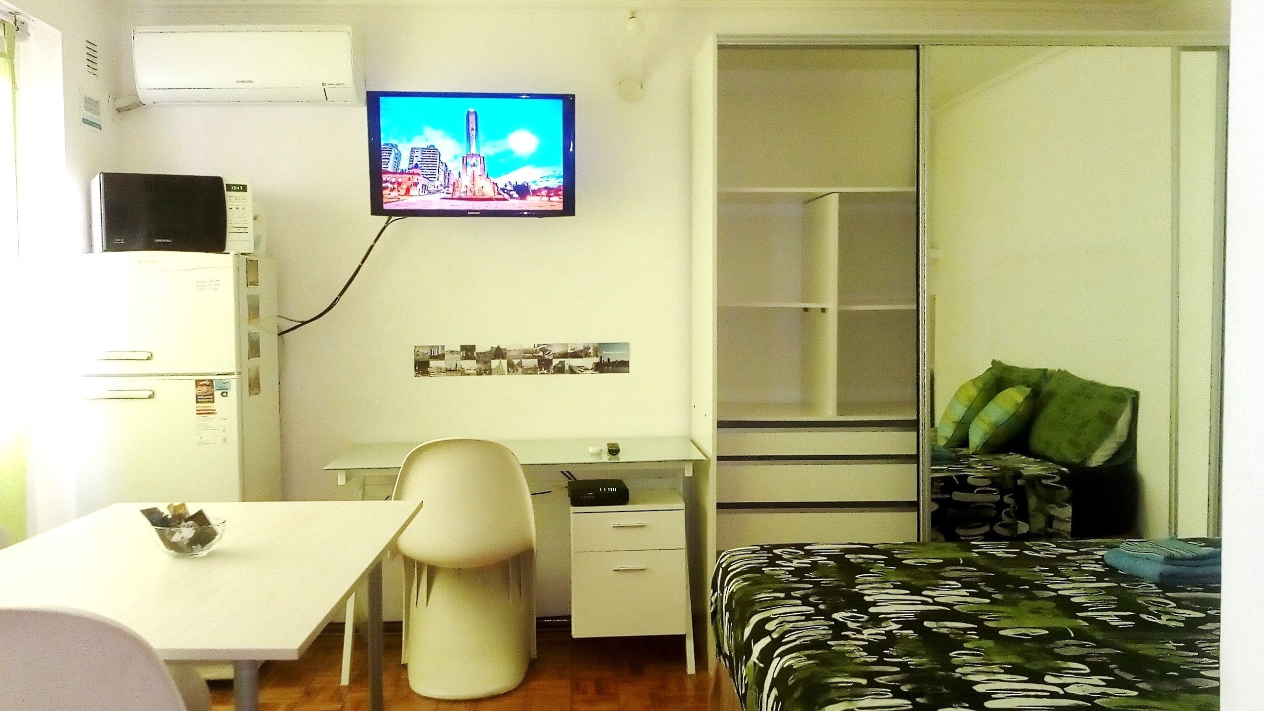 Standard Apartment, 1 Queen Bed, Kitchen | Interior