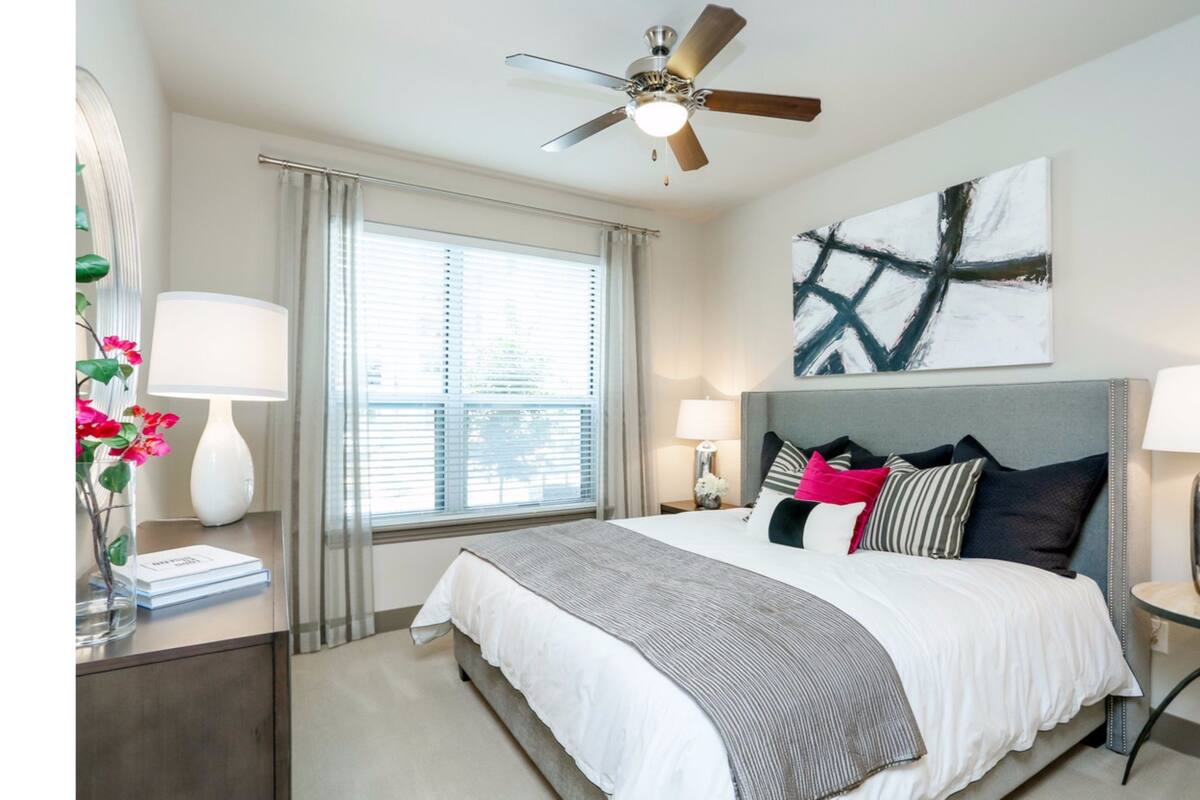 2 bedrooms, iron/ironing board, rollaway beds (surcharge), WiFi (free)