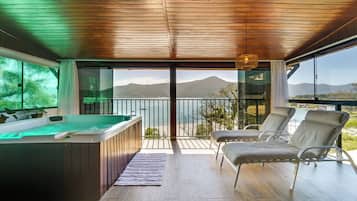 Panoramic suite terrace