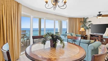 Leilighet, 2 soverom, havutsikt (2-1003) | Spiseområde på rommet