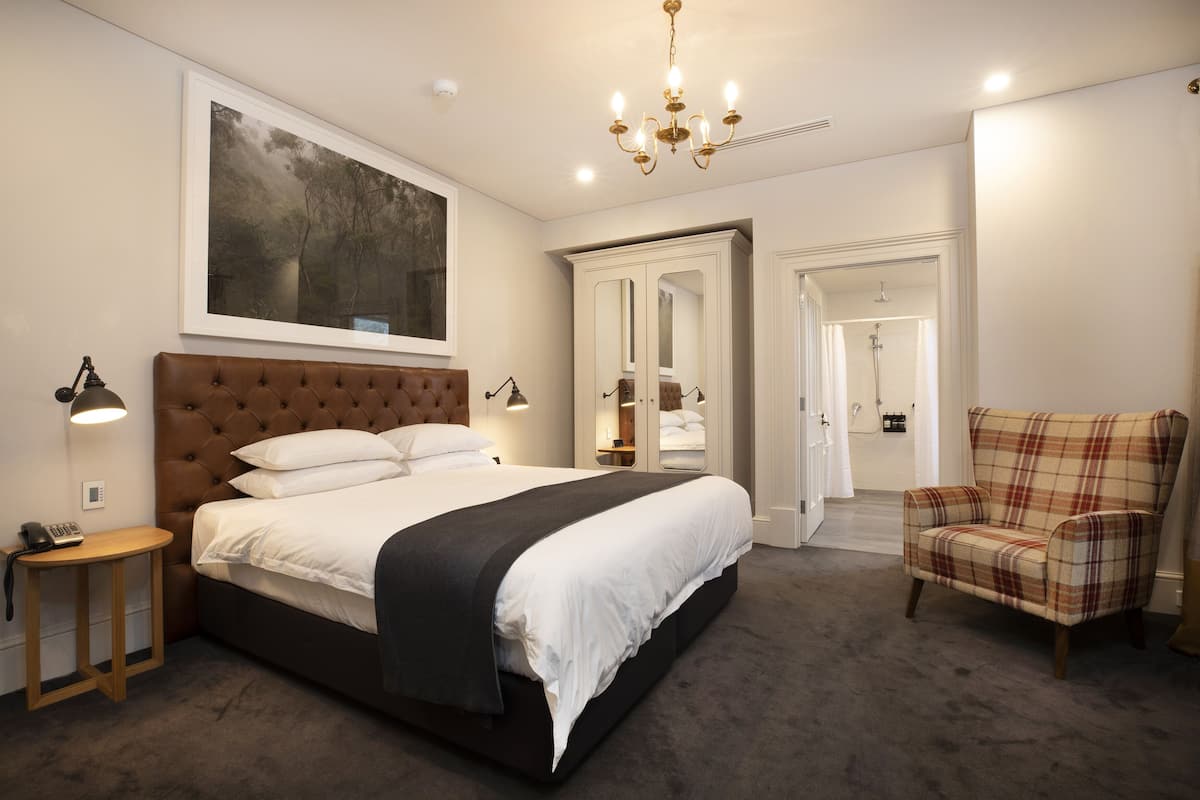 Habitación, 1 cama King size, con acceso para personas discapacitadas (Norfolk Room) | Ropa de cama de alta calidad y artículos del minibar gratis