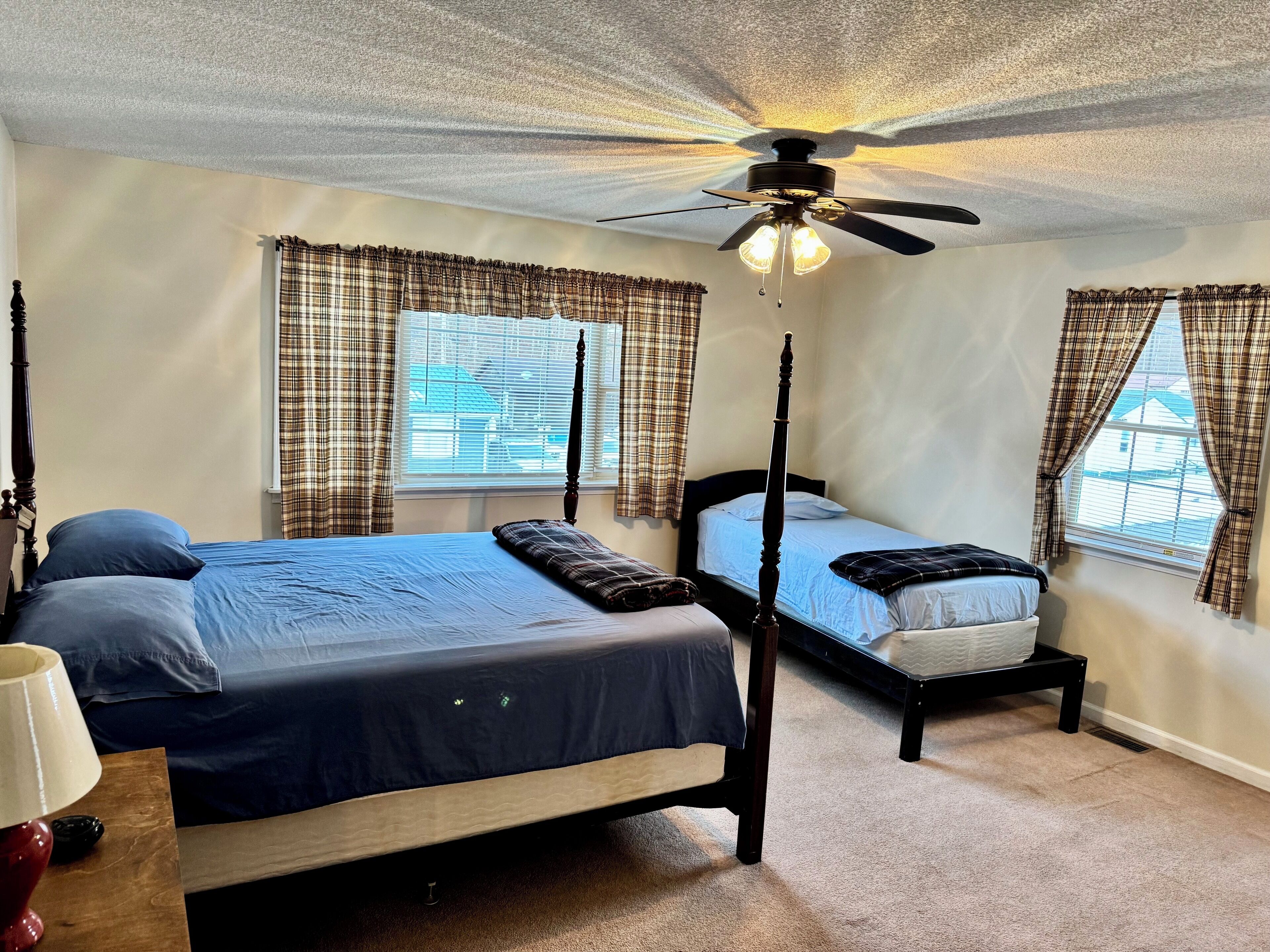 5 bedrooms, WiFi, bed sheets