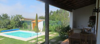 Casa da Avó, with swimming pool and beaches 2km away, up to 5 people, pets welcome.
