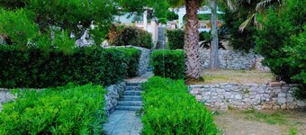 Castro: House with private access to the sea