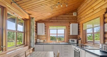 Family-friendly, centrally placed for all parts of Devon, unspoilt countryside