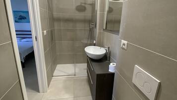 Douche, bidet