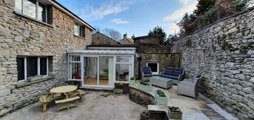 A holiday barn in the Arnside and Silverdale AONB - coast, lakes and fells!