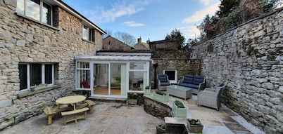 A holiday barn in the Arnside and Silverdale AONB - coast, lakes and fells!