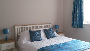 3 bedrooms, memory-foam beds, iron/ironing board, free WiFi