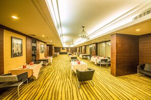 Breakfast, lunch and dinner served - Hailian International Hotel (Ji'an)