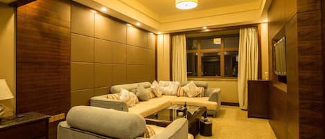 Presidential Suite | Living room | LCD TV