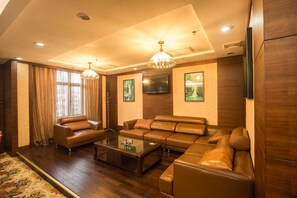Presidential Suite | Living room | LCD TV