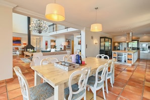 Dining - Experience Ultimate Luxury and Convenience at our 5-Star Villa with Private Pool (Teulada, Moraira)