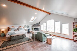 3 soverom, strykejern/-brett, reiseseng for barn og wi-fi