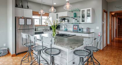 Nye Beachin sydämessä! Merinäköala, 800 SF Master, salainen pelihuone, kylpylä ja paljon muuta