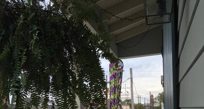 Holiday luxury in Marigny secure gated parking btw French Quarter & Bywater