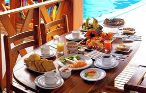 Bao gồm bữa sáng buffet hàng ngày