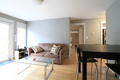 3 Br 1.5 Ba private suite by Queen Elizabeth Park near Canada Line skytrain