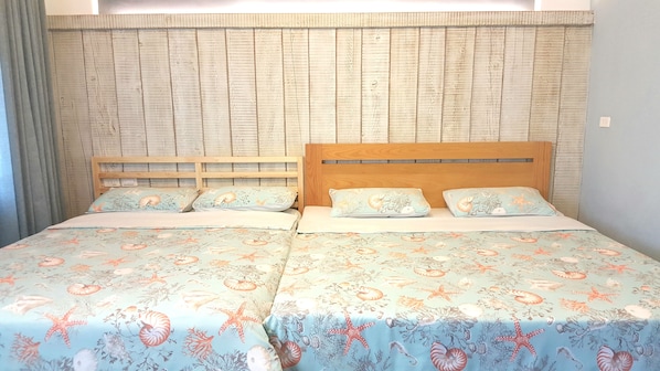 Blackout curtains, free WiFi