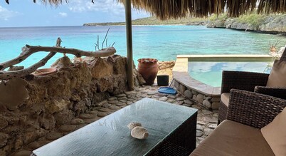 ON THE SEA! 2 beaches with an easy walk! Couples only! Private/natural/exclusive