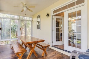 Dining - Fantasy Island Folly - Ocean View/Seclusion + Privacy - Just Steps To The Beach! (Folly Beach)
