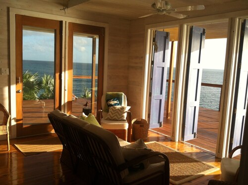 Bahamas Sea Cliff Cottage