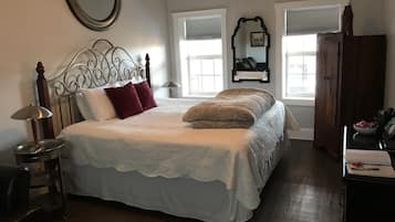 Iron/ironing board, travel crib, free WiFi, bed sheets