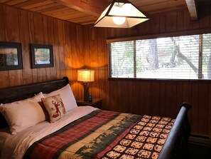 3 chambres, fer et planche à repasser, Wi-Fi, draps fournis