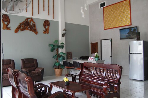 Sea & Sand Guesthouse and Restaurant