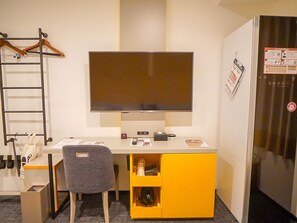 ダブルルーム  ダブルベッド 1 台 禁煙 | セーフティボックス (室内)、デスク、ノートパソコン用作業スペース、防音設備