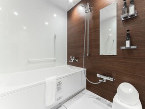 Universal Twin Room Non Smoking | Bathroom | Combined shower/tub, free toiletries, hair dryer, slippers - Henn na Hotel Tokyo Ginza (Tokyo)