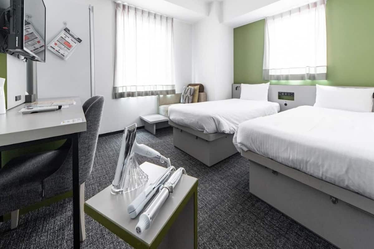 ReFa Corner Twin Room, Non Smoking | In-room safe, desk, laptop workspace, soundproofing