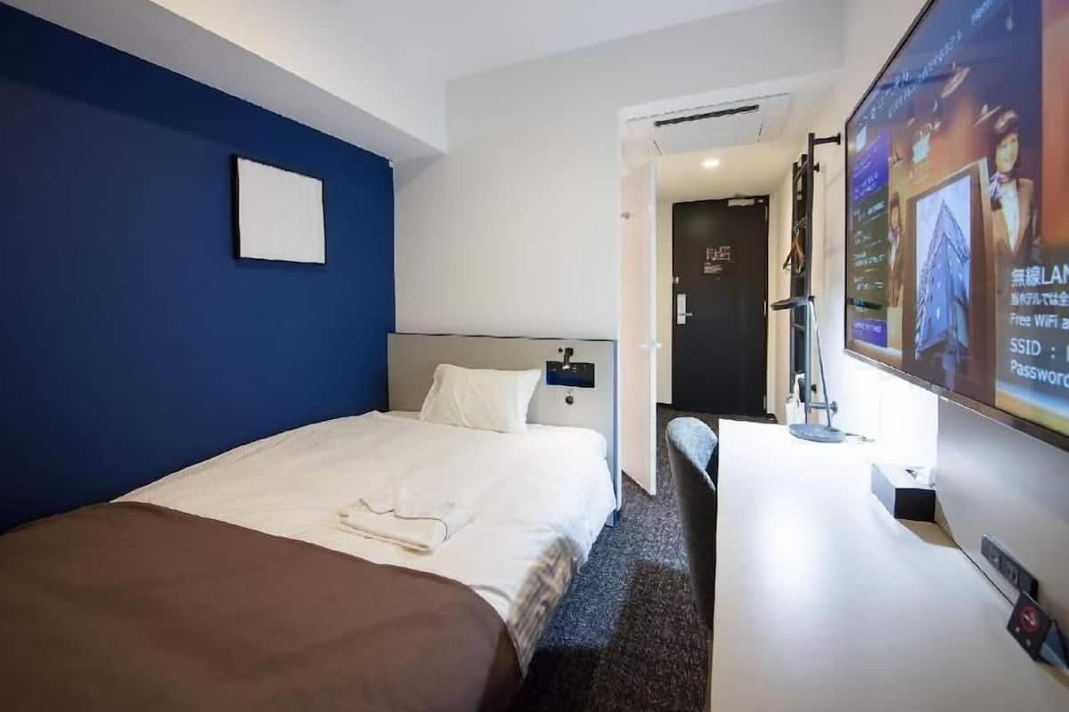 In-room safe, desk, laptop workspace, soundproofing