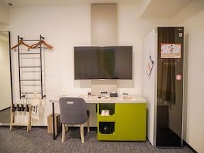 Chambre Deluxe avec lits jumeaux, non-fumeurs | Coffres-forts dans les chambres, bureau