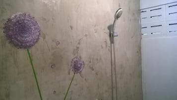 Standard Room | Bathroom shower