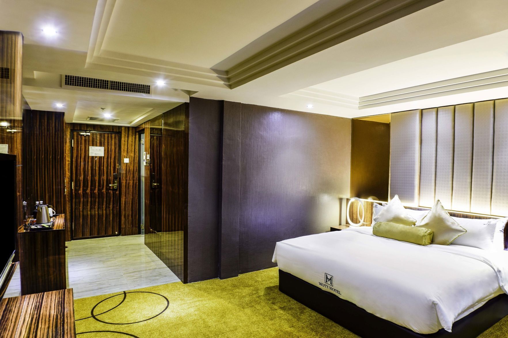 1 bedroom, minibar, in-room safe, desk