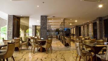 Breakfast, lunch, dinner served; Fusion cuisine