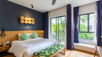 Superior tweepersoonskamer, balkon | Een minibar, een kluis op de kamer, een bureau, geluiddichte muren