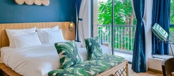 Seaforest Hotel by Haviland