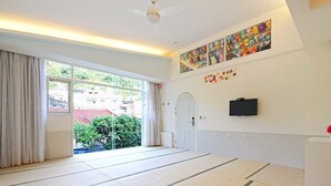Comfort Room (10~16 Person) | Living area - Wan-Yue B&B (Hengshan)