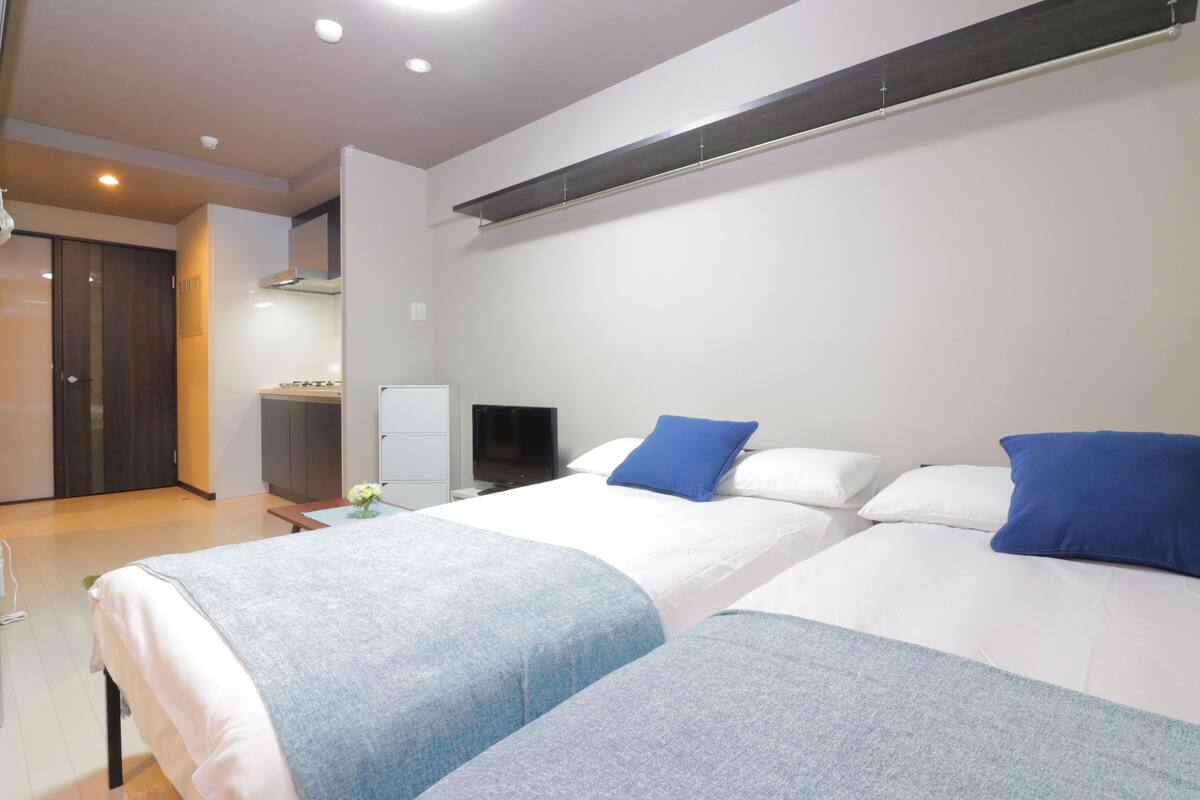 BE401 | Iron/ironing board, free WiFi, individually decorated