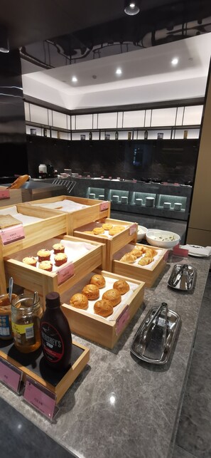 Daily buffet breakfast for a fee - Delightel Hotel West Shanghai (Shanghai)